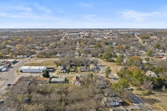 Building Photo - 1214 E St NW