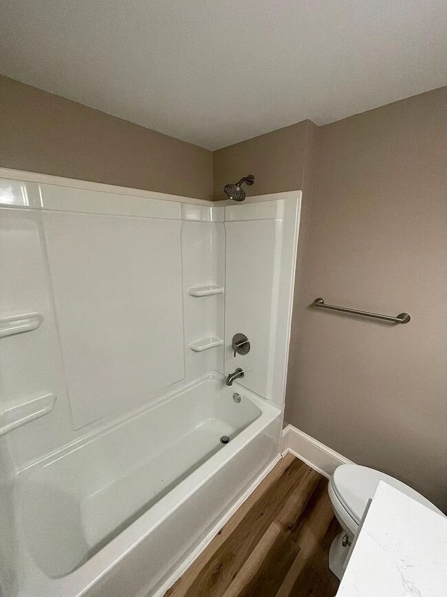 Building Photo - 946 Sigsbee St SE