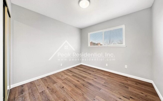 Building Photo - Updated 2bd/2ba Foothill Farms Duplex With 1 Car Garage