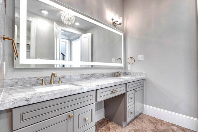 Building Photo - 2771 Freund St