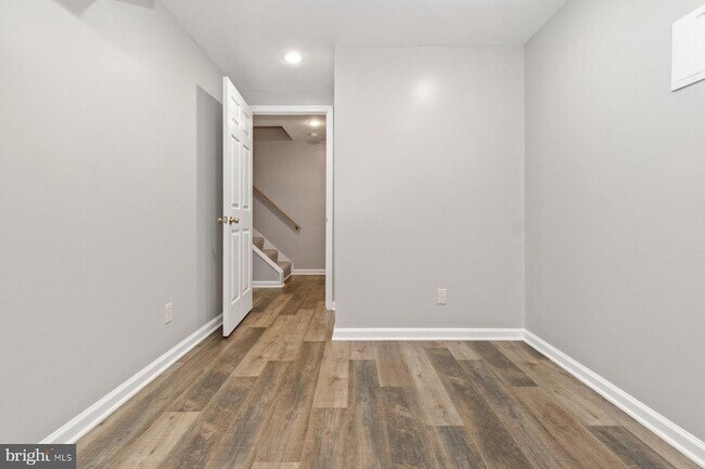 Building Photo - 54 Hamlet Dr