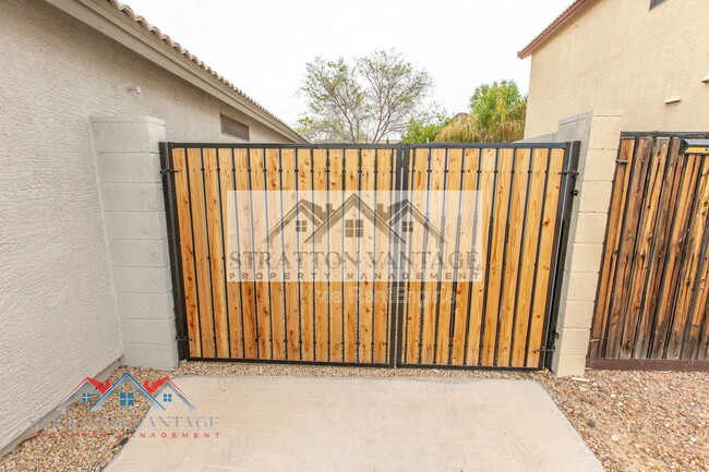 Building Photo - 10234 E Carol Ave