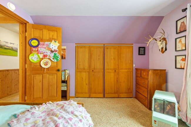 Building Photo - Spacious 4-Bedroom Home in the Heart of Sh...