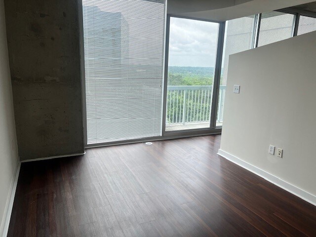 Building Photo - 3300 Windy Ridge Pkwy SE