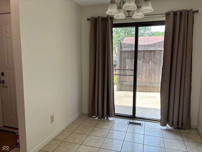 Building Photo - 665 Ironwood Dr
