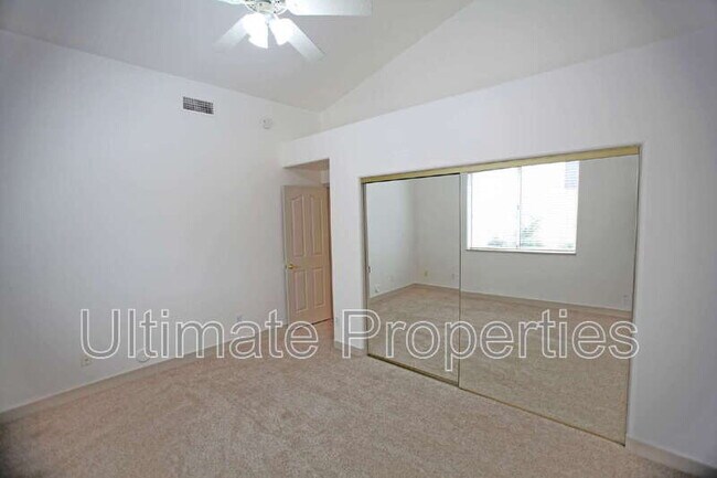 Building Photo - 13872 E Kalil Dr