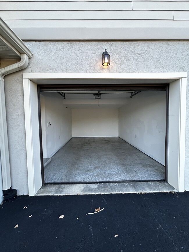 Building Photo - 29 Rosewood Ct