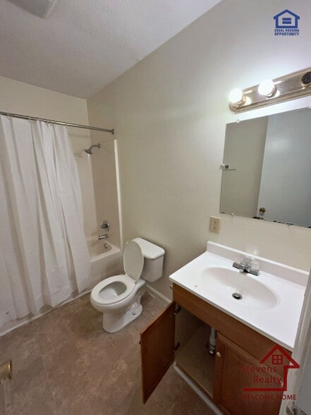 Building Photo - 80 Bybee Woods Dr