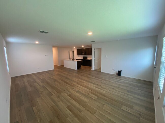 Building Photo - 5501 Lavender Dr