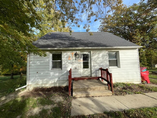 Primary Photo - 13131 Parrish Ave