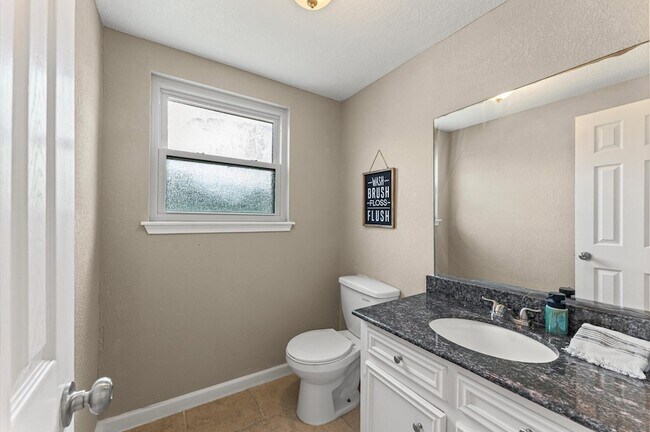 Building Photo - 427 Whitecap Dr