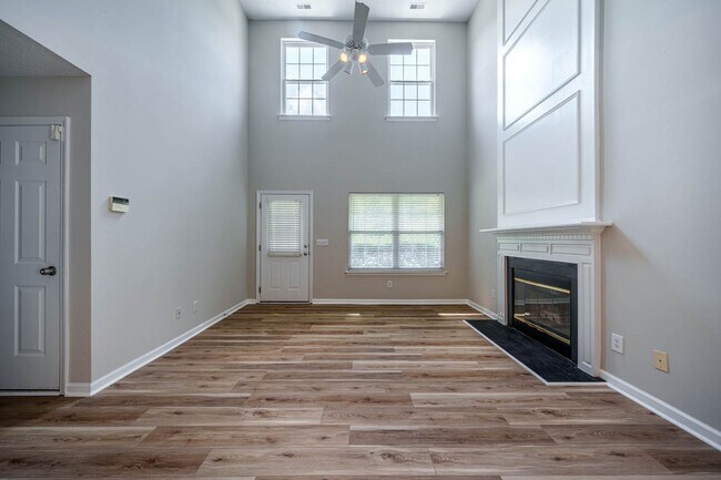 Building Photo - 101 Thorncrest Dr