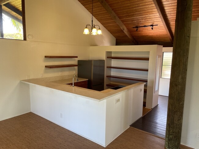 Building Photo - 825 Kumulani Dr