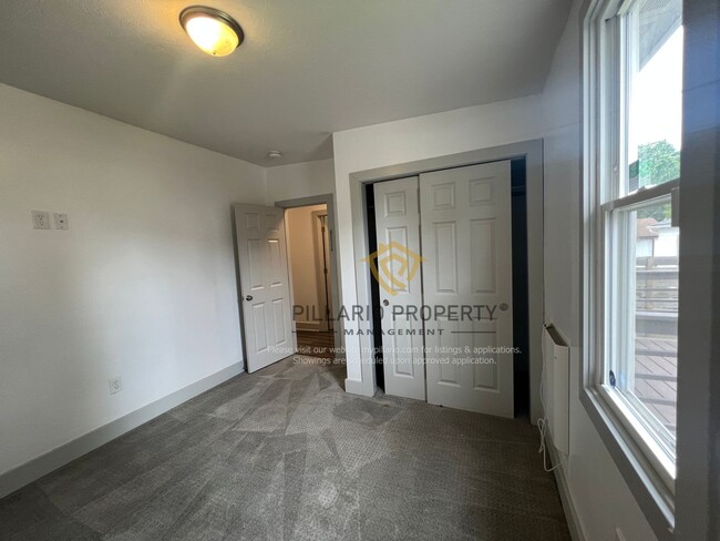 Building Photo - Renovated 4 Bed, 2.5 Bath Home in Beautiful Bates Hendricks, Just Blocks from Downtown!