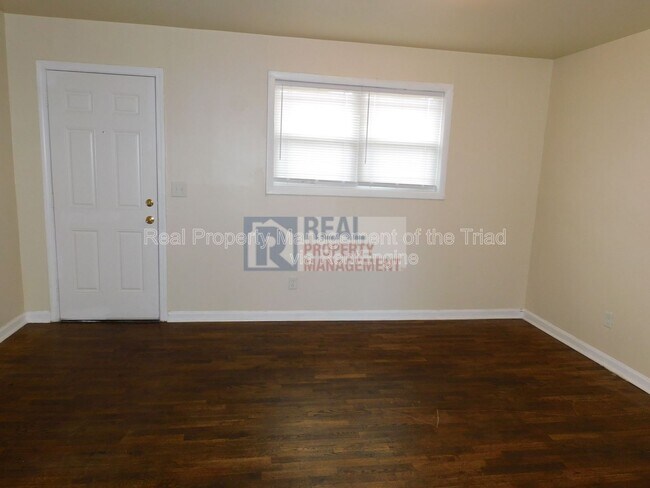 Building Photo - 2118 Everitt St