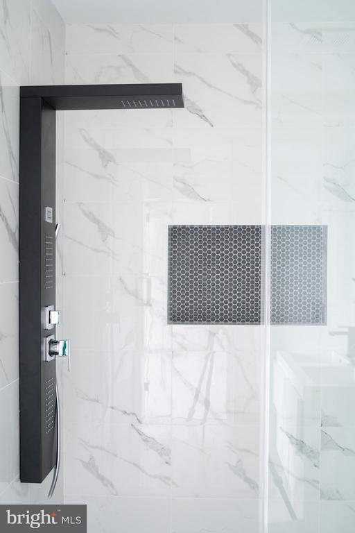 Building Photo - 2611 E Boston St