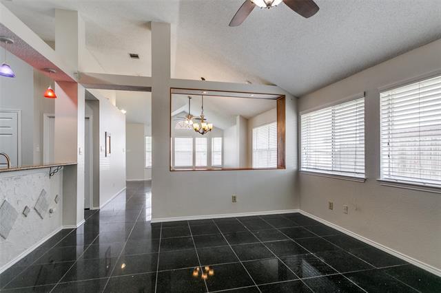 Building Photo - 908 Gordon Oaks Dr