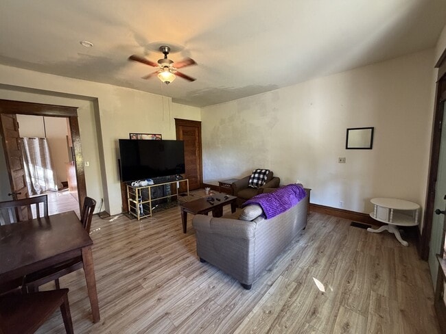 Building Photo - 918 Lafayette Ave