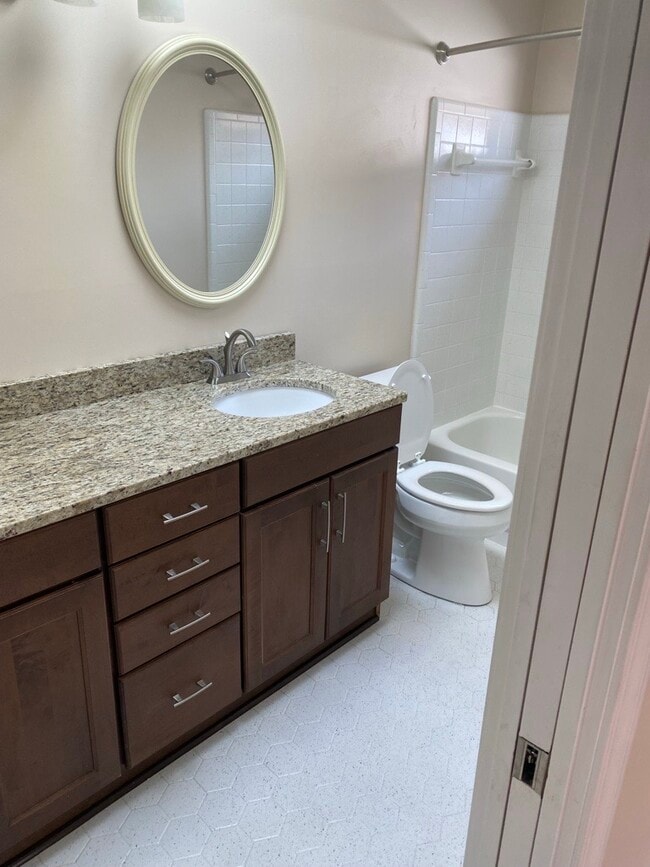 Building Photo - 205 Patio Pl