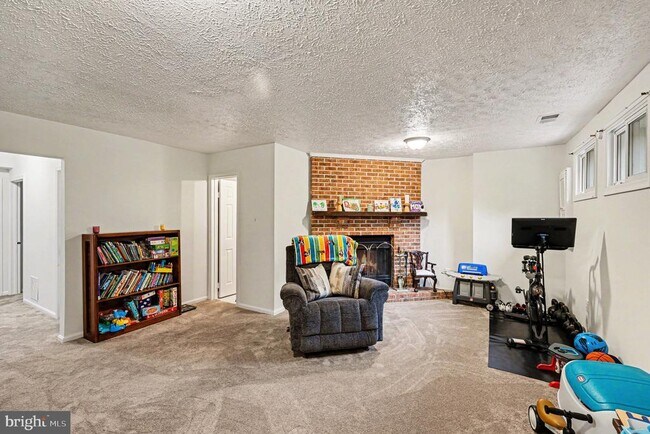 Building Photo - 7468 Brighouse Ct