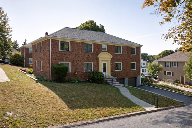 Building Photo - 186 Summit Ave