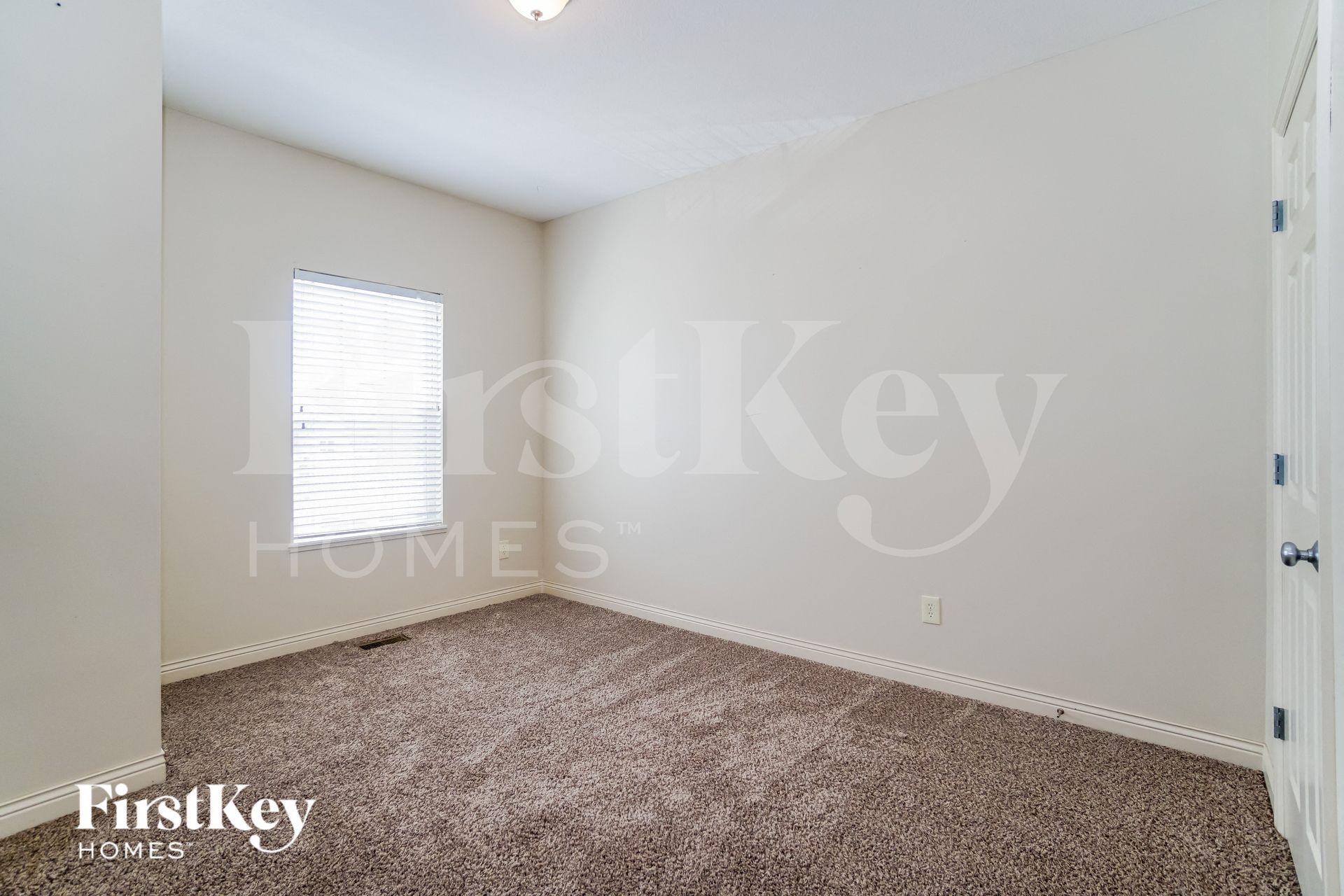 Building Photo - 5643 Holly River Ave