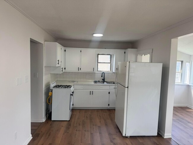 Building Photo - 4956 Island Dr