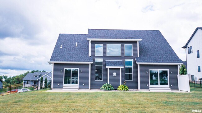Building Photo - 285 Madison Dr