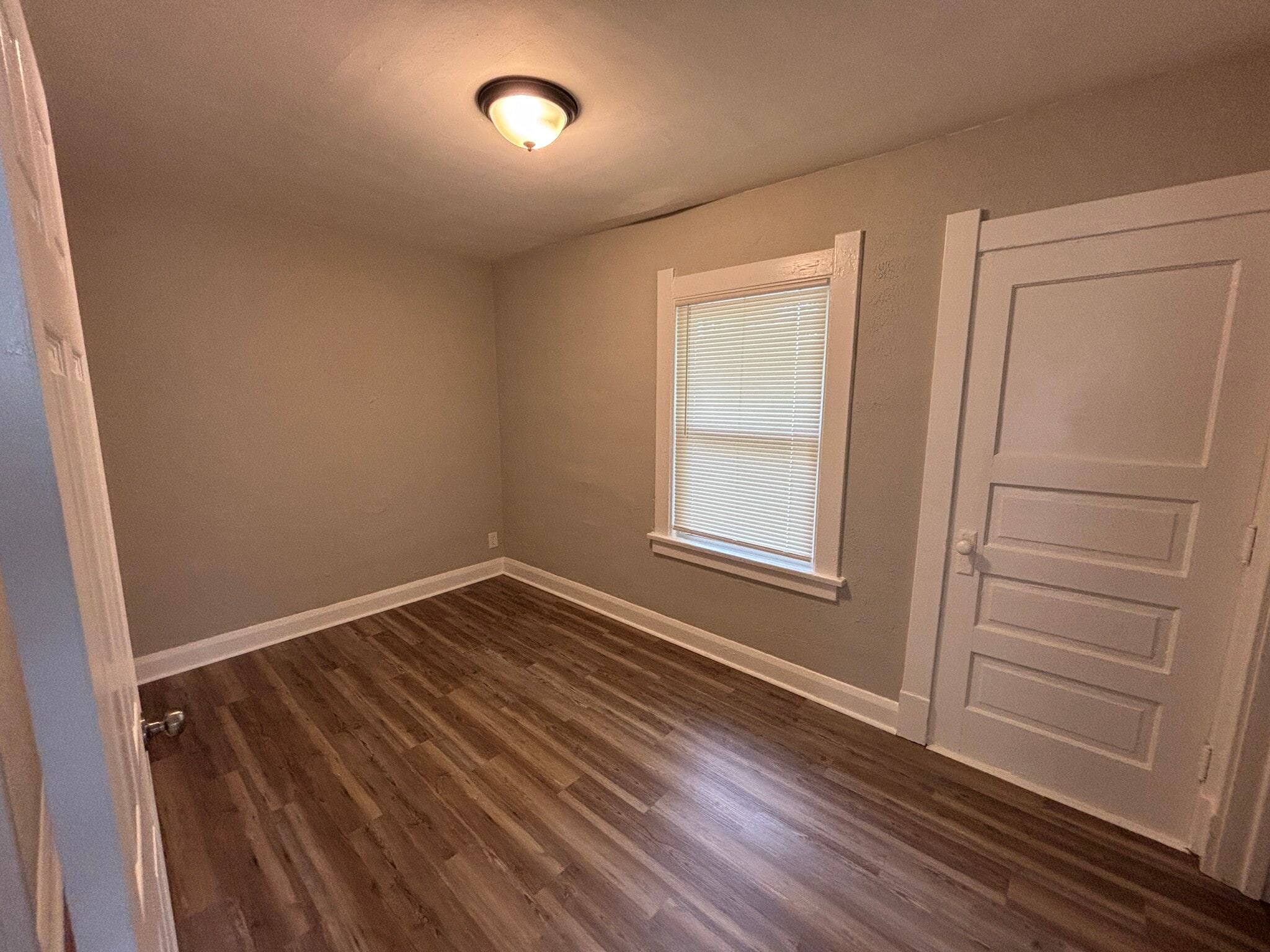 Building Photo - 3524 Leybourn Ave