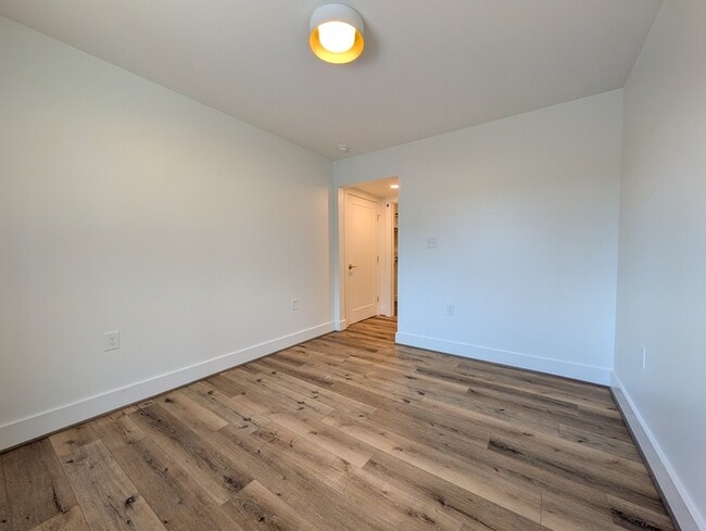 Building Photo - 5900 Fort Ave