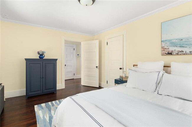 Building Photo - 21 Division St