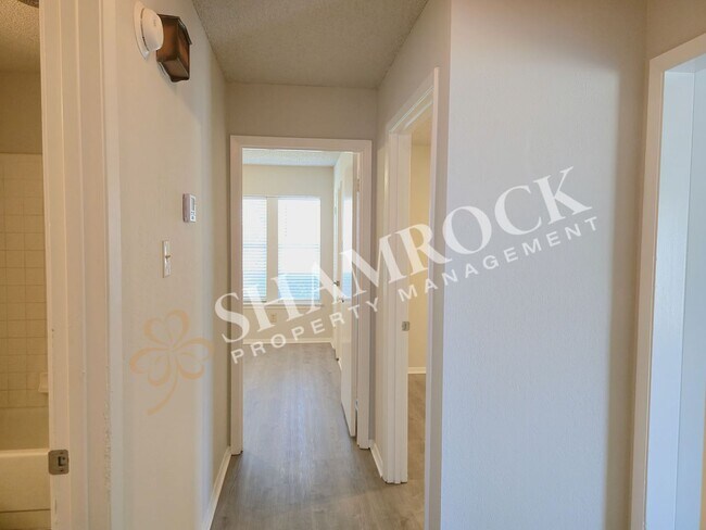 Building Photo - 3/2 Hewitt Home