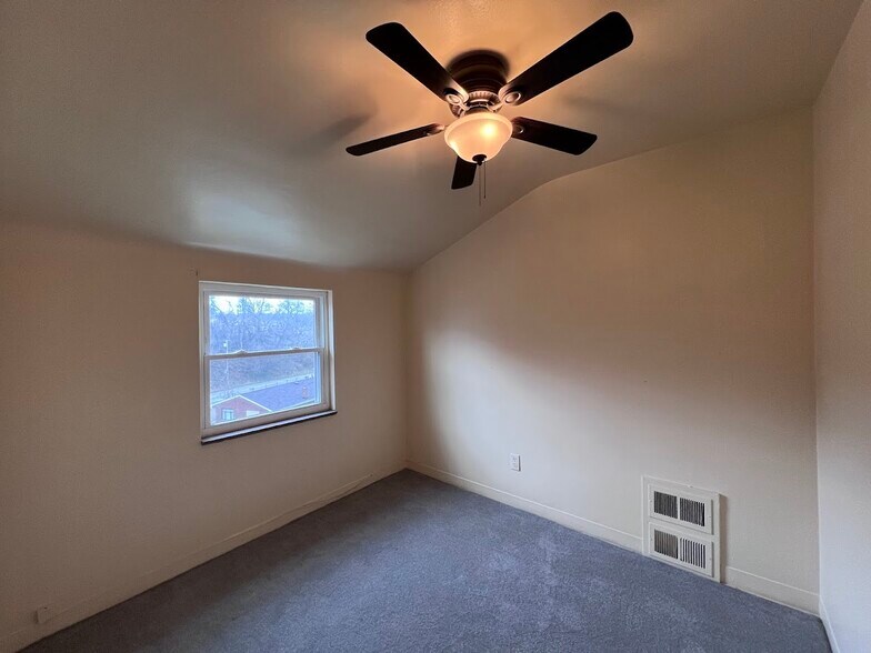 Building Photo - 320 San Juan Dr