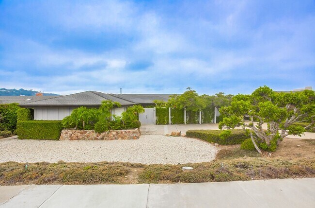 Building Photo - Modern Ocean View Home in La Jolla 4 Bed, 3 Bath