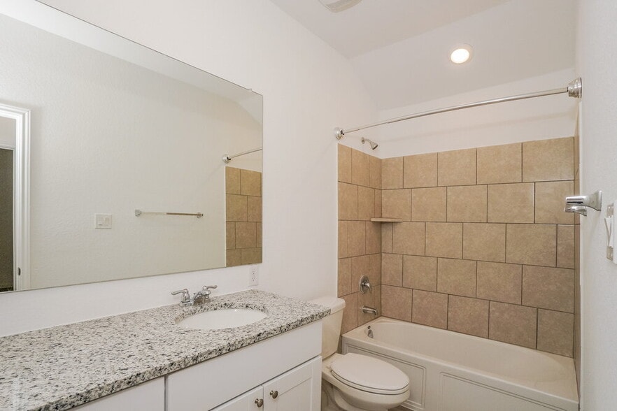 Building Photo - 9923 Pears Ml