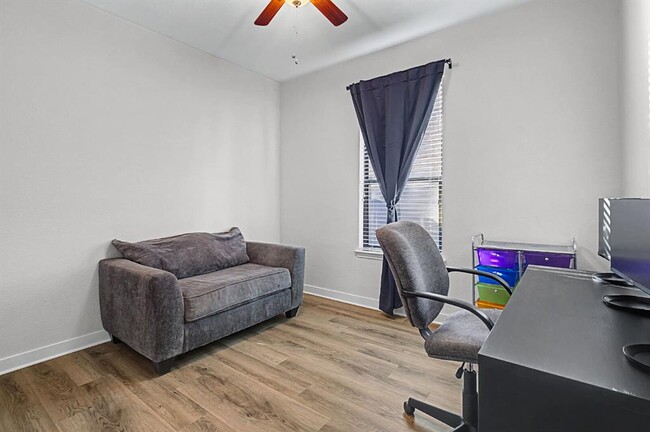 Building Photo - 817 Oatmeal Drive