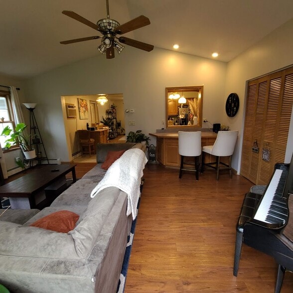 Building Photo - 80 Lower Newtown Rd