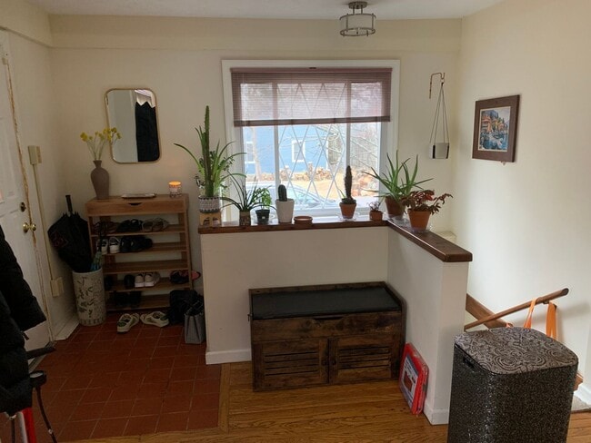 Building Photo - 3 bd/1.5 bath Charming Home just 4 blocks from IU Jacob's School of Music - Available August 2027!