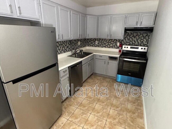 Building Photo - 139 Lawton St SW