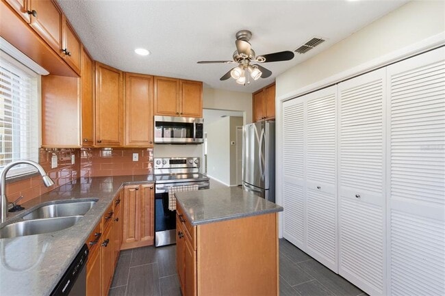 Building Photo - 4440 Pelorus Dr