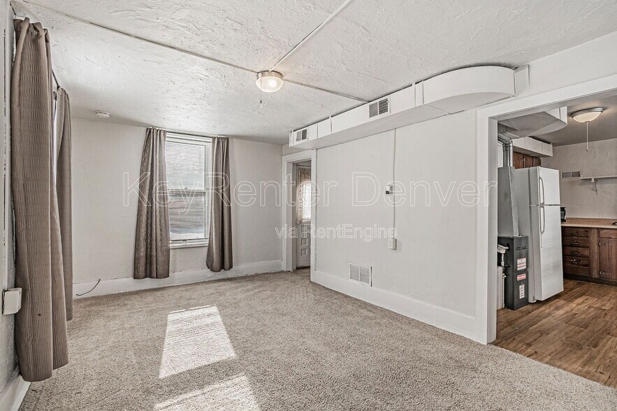 Building Photo - 2033 S Clayton St