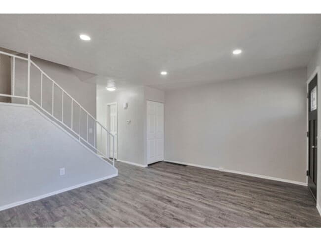 Building Photo - 790 S Patton Ct