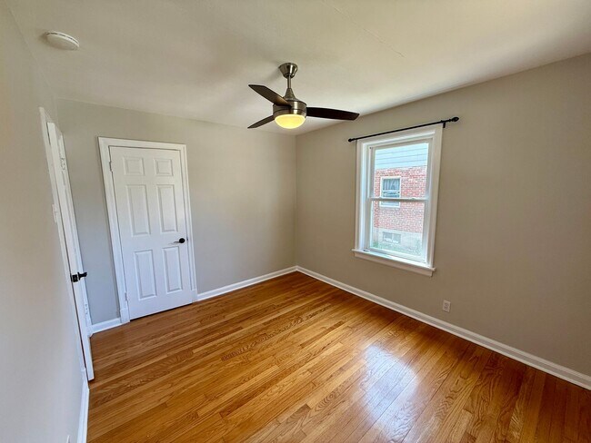 Building Photo - Charming 2BR/1BA Home in Kirkwood – Renova...