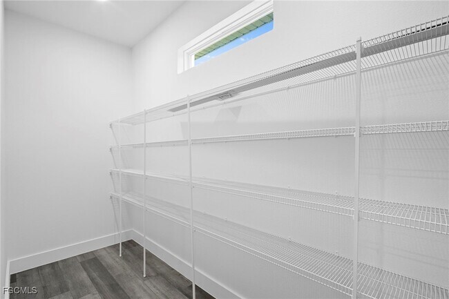 Building Photo - 2816 Barry Rd