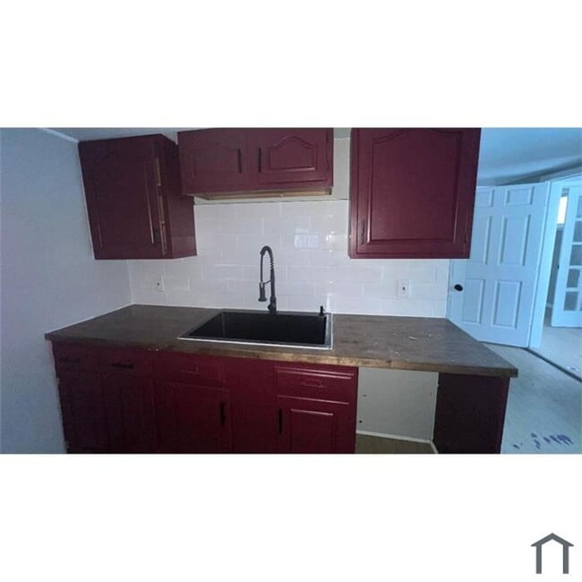 Building Photo - 3638 Sykora Rd