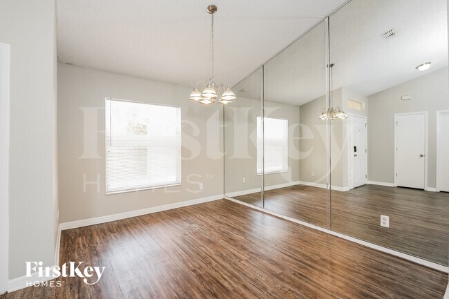 Building Photo - 2738 Springfield Dr
