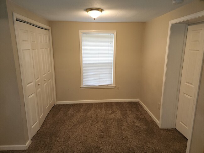 Building Photo - 930 Fremont St