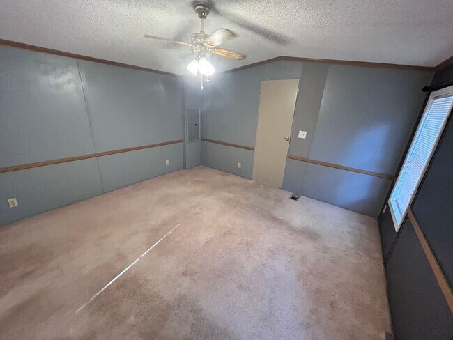 Building Photo - Fantastic two bedroom, two bath split floorplan in Clover, SC