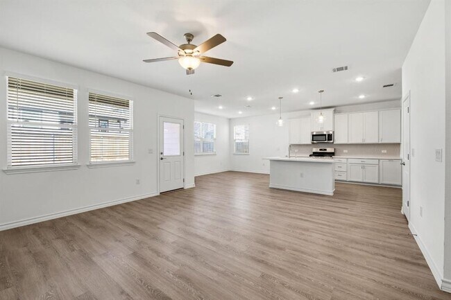 Building Photo - 5304 Jason Dr