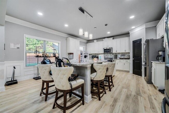 Building Photo - 3355 Palmer Lake Pointe